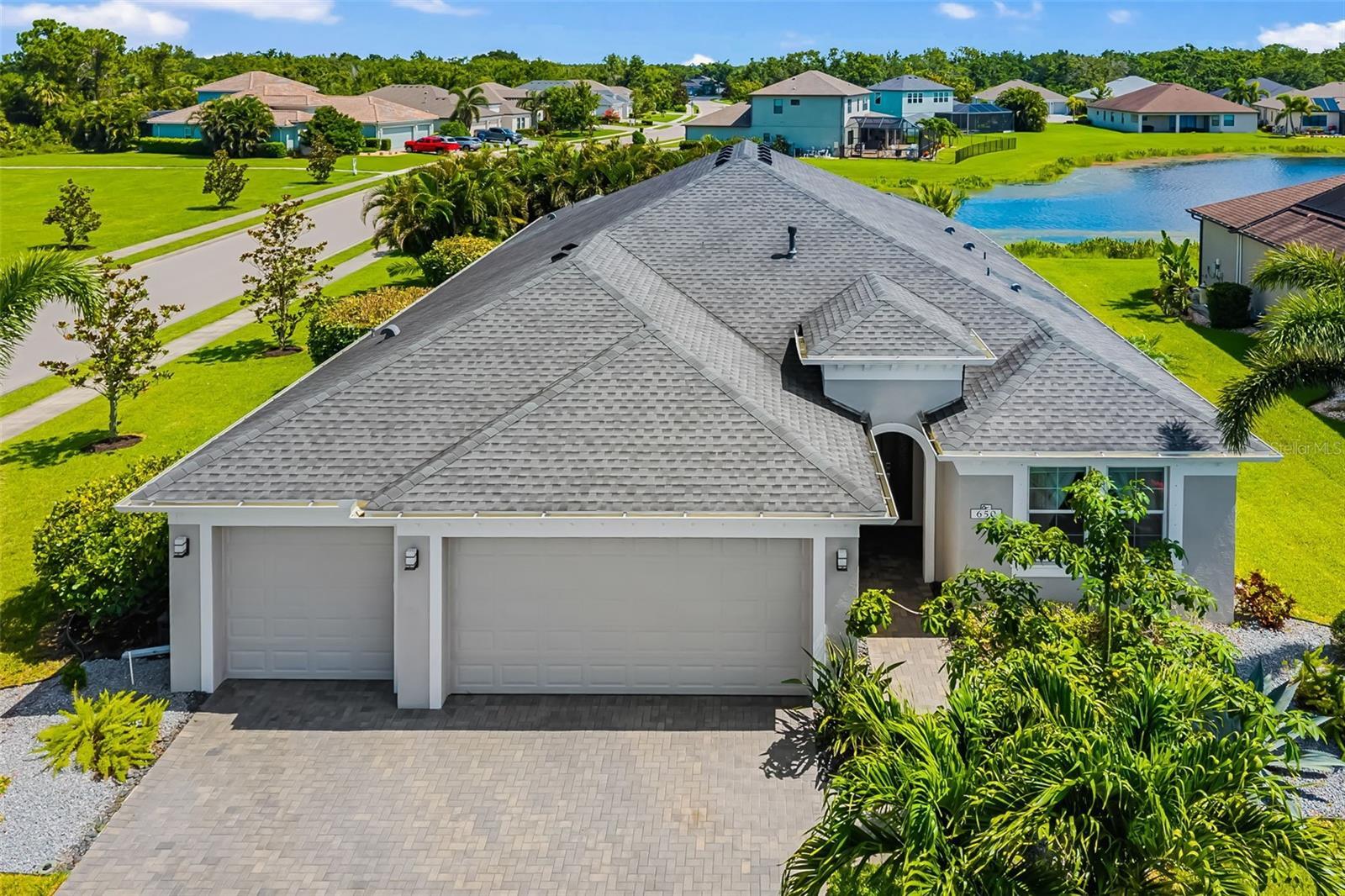 Property Photo: 650 Rosemary Circle FL 34212