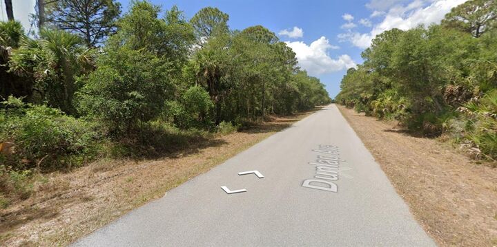 Property Photo: 14229 Dunlap Avenue FL 33953