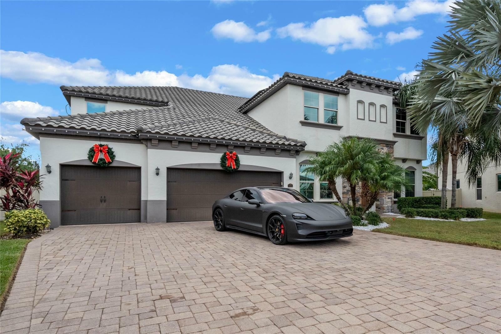 Property Photo: 8460 Karwick Street FL 32836