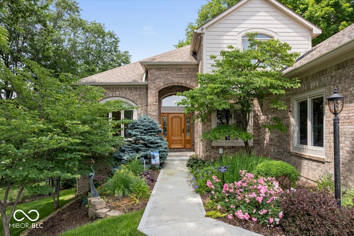 Property Photo:  817 Hickory Way  IN 46062 