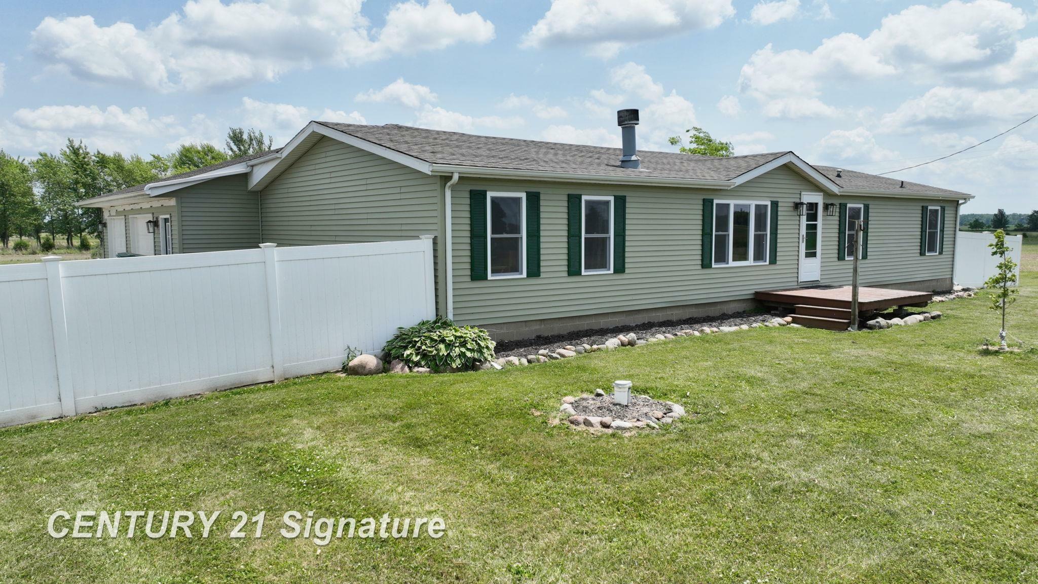 Property Photo: 2774 N Durand Road MI 48817