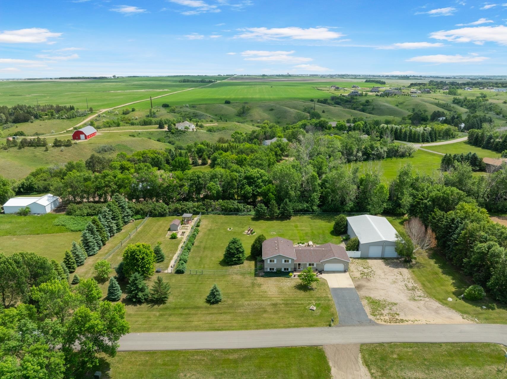 Property Photo: 2710 66th St NW ND 58703