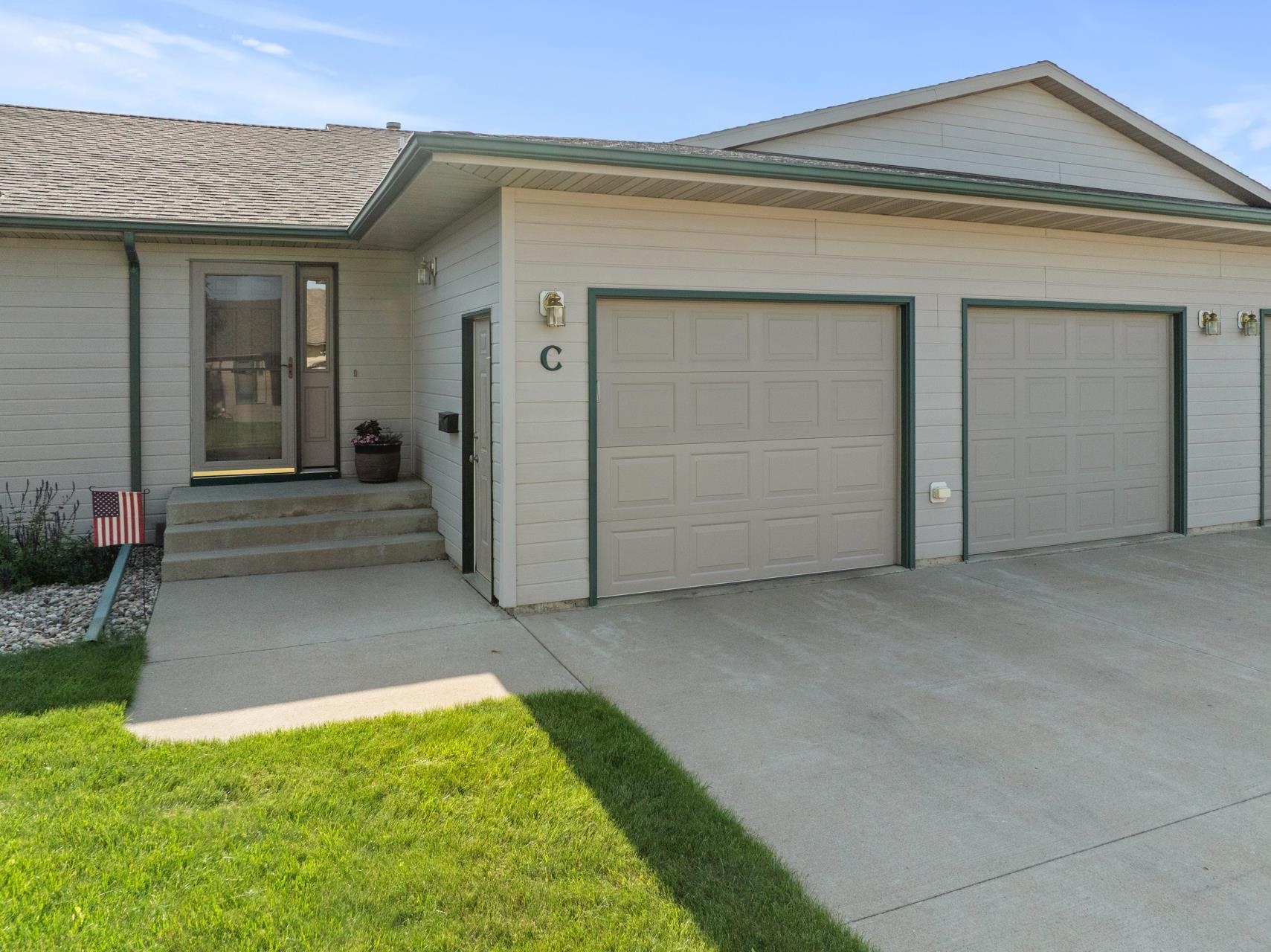 Property Photo: 904 35th Ave Unit C SW ND 58701