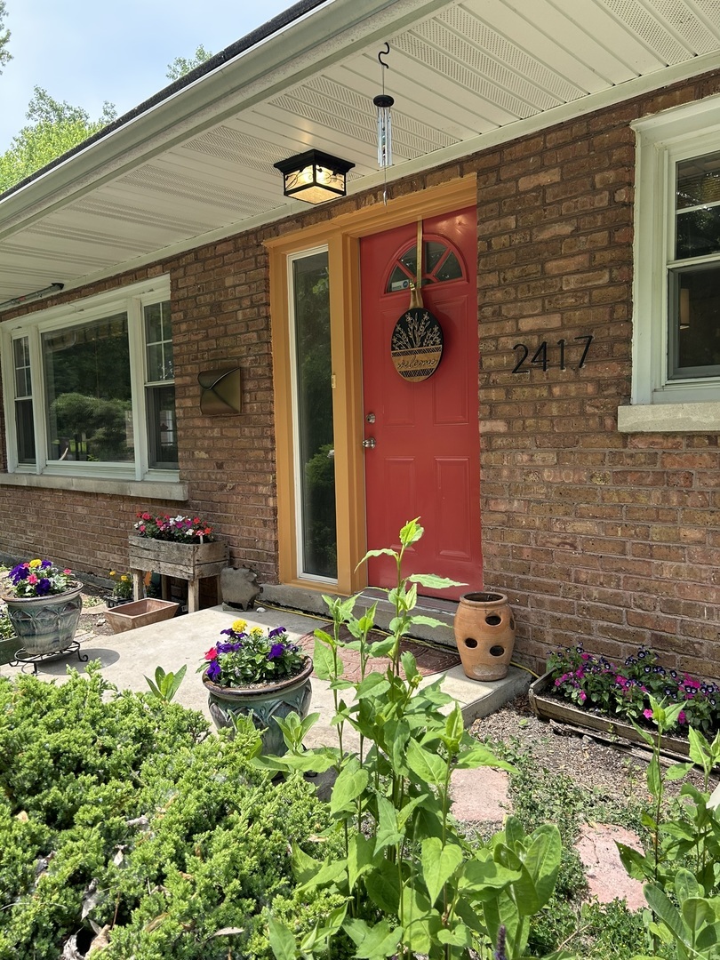 Property Photo: 2417 Lyons Street IL 60201