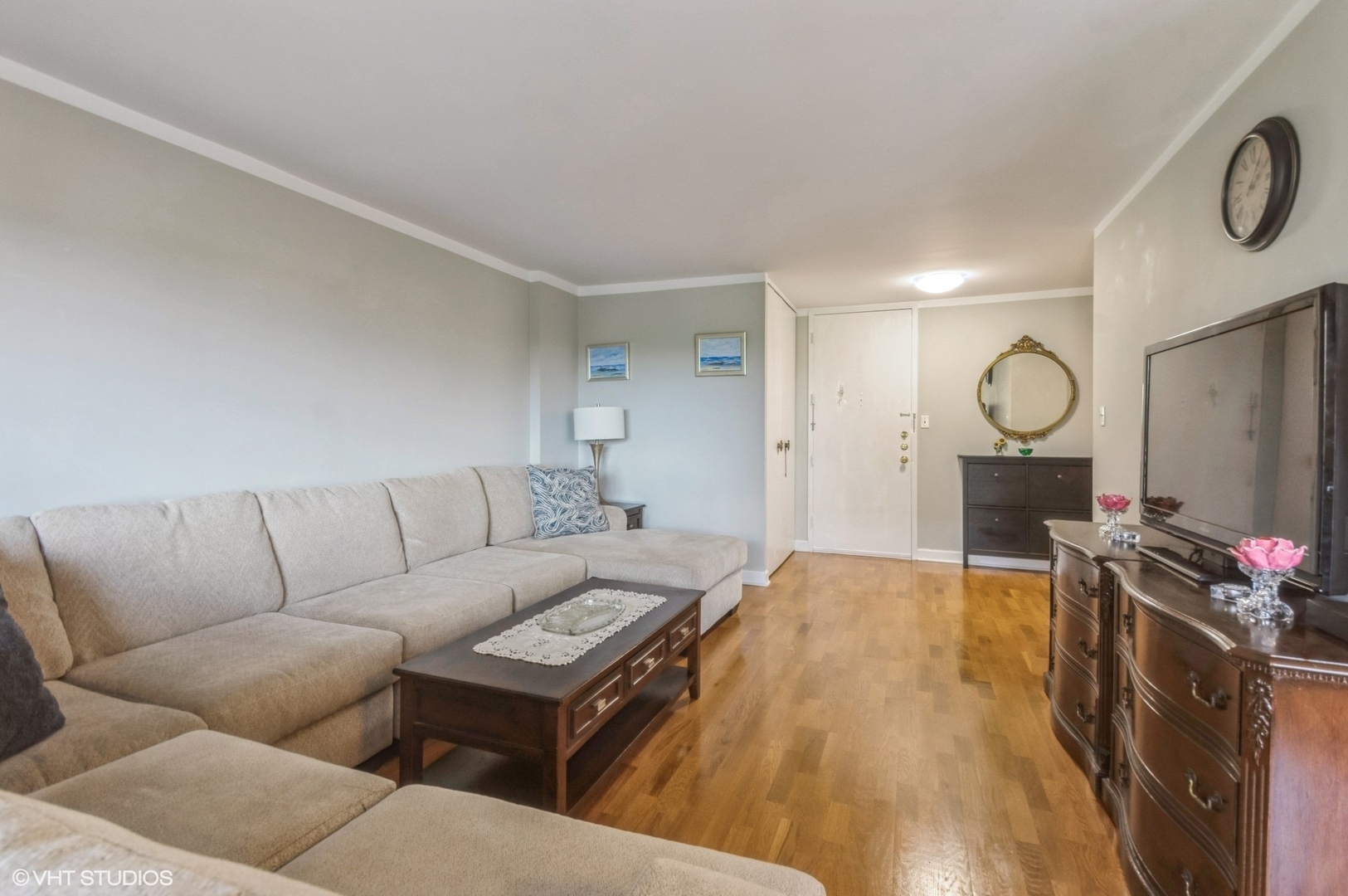 Property Photo: 7033 N Kedzie Avenue 512 IL 60645