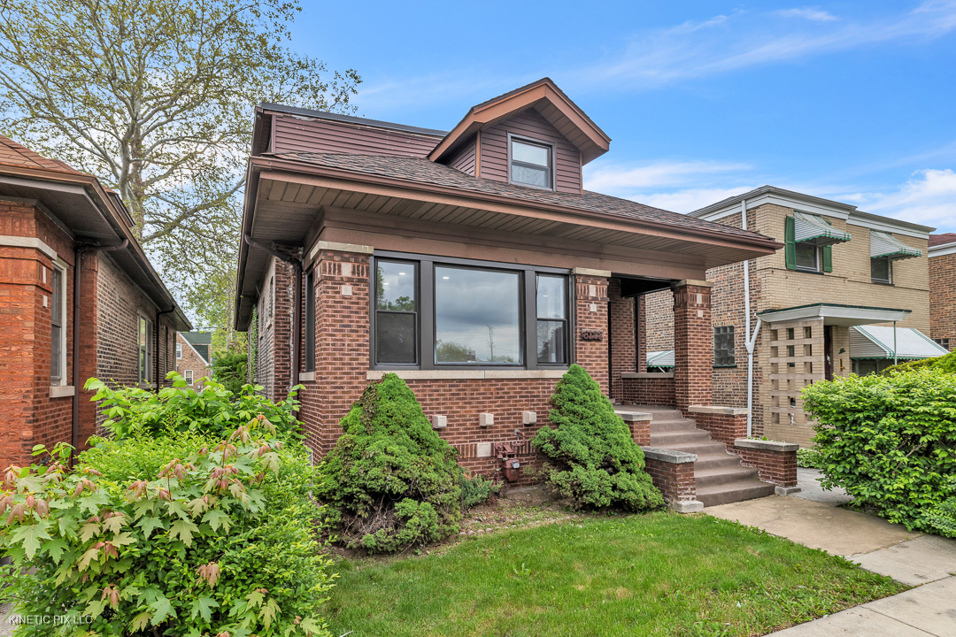 Property Photo:  8127 S Jeffery Boulevard  IL 60617 