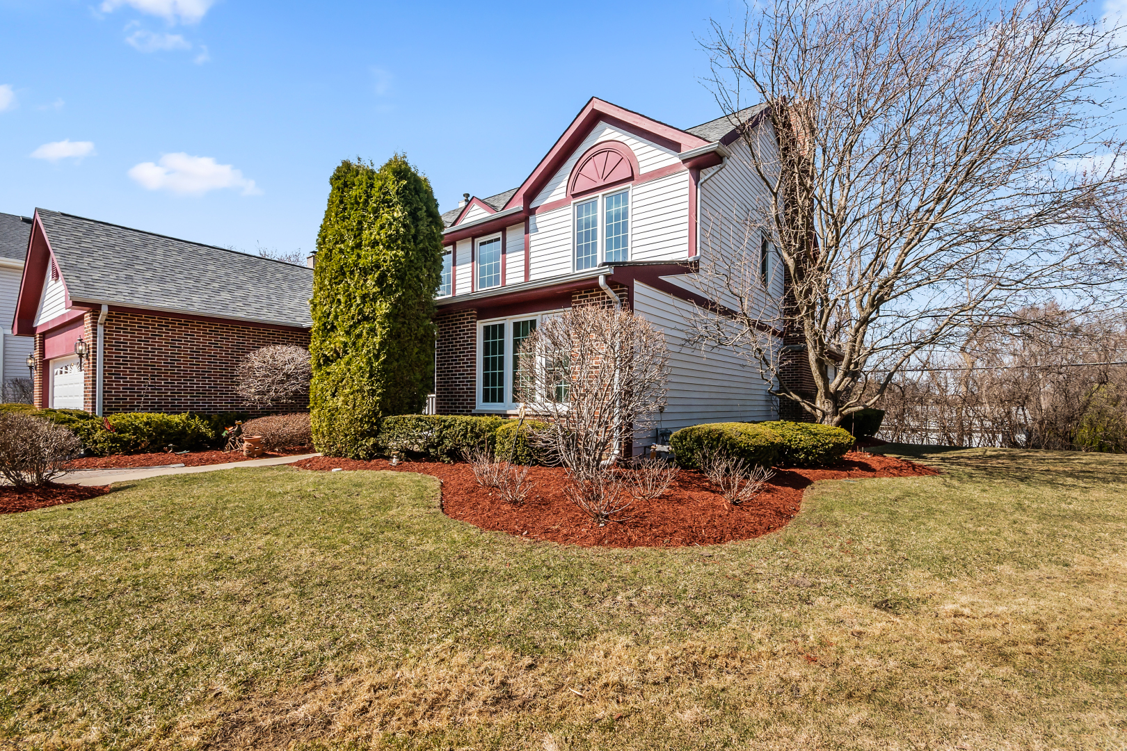 Property Photo: 190 Southgate Drive IL 60061