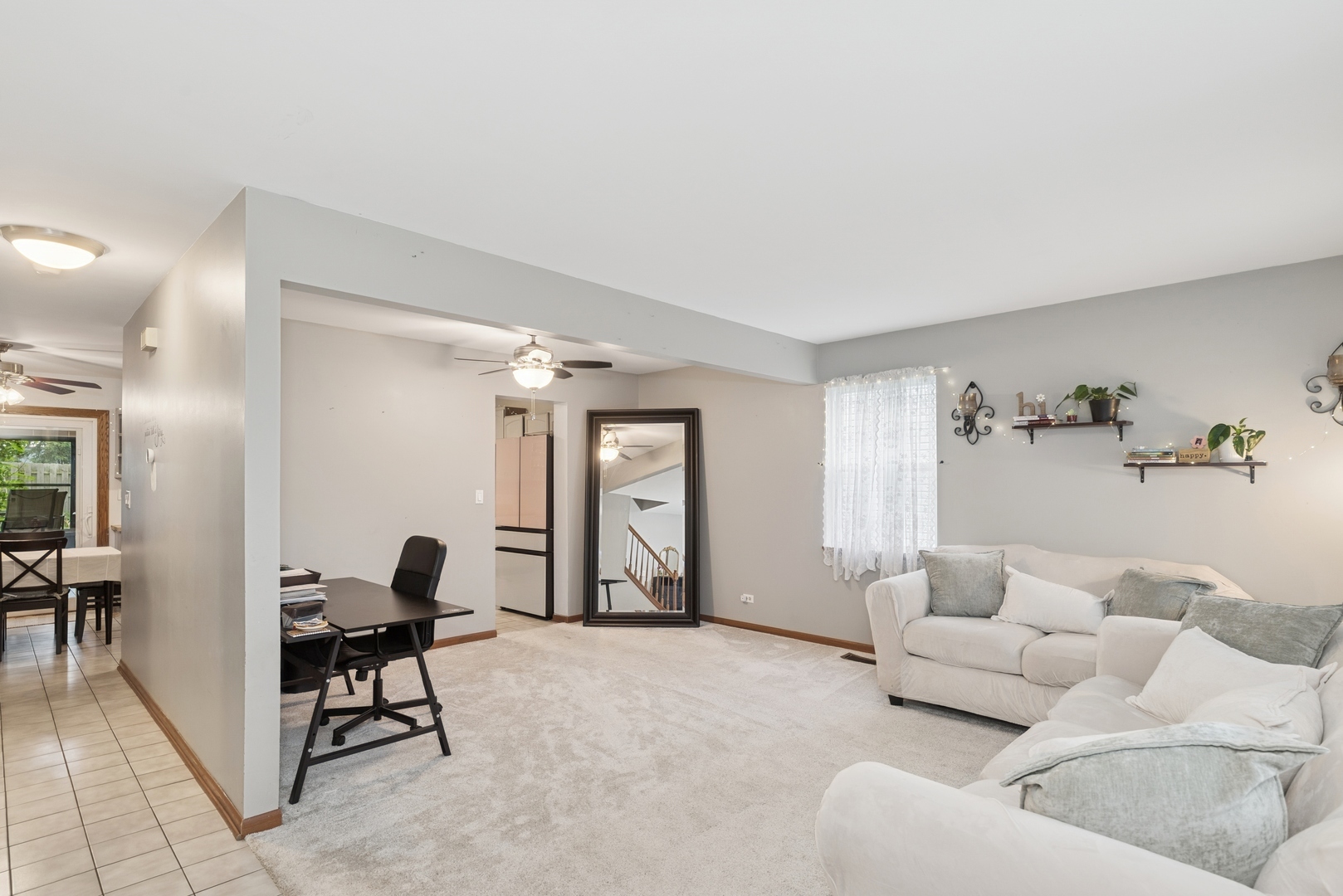 Property Photo: 125 W Sprucewood Lane IL 60073