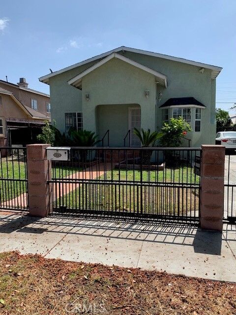 Property Photo: 6818 Cedar St CA 90255