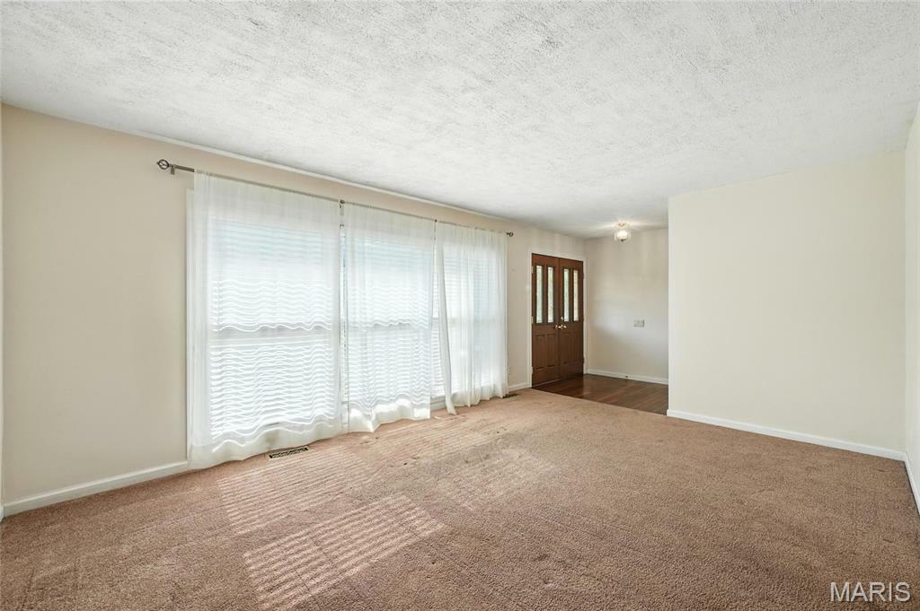 Property Photo: 701 Fernview Drive MO 63141