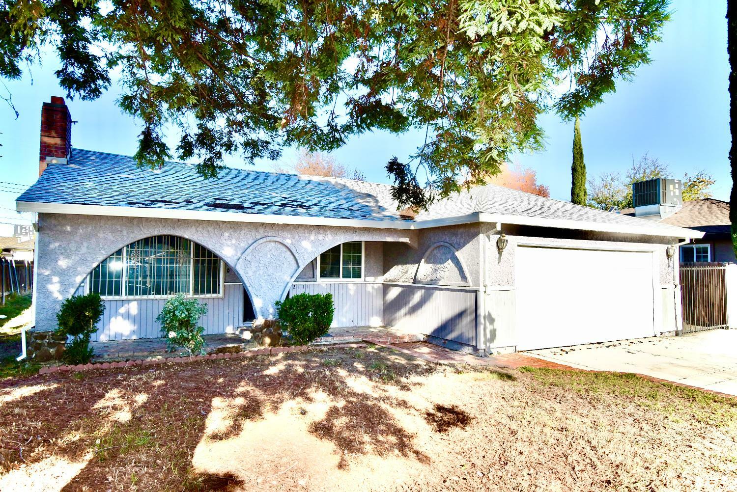 2111 Arliss Way  Sacramento CA 95822 photo