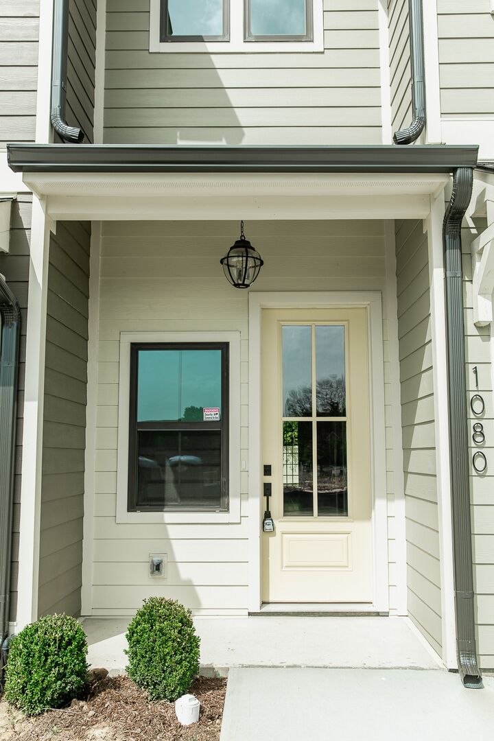 Property Photo: 1042 Noble Loop 31 TN 37211