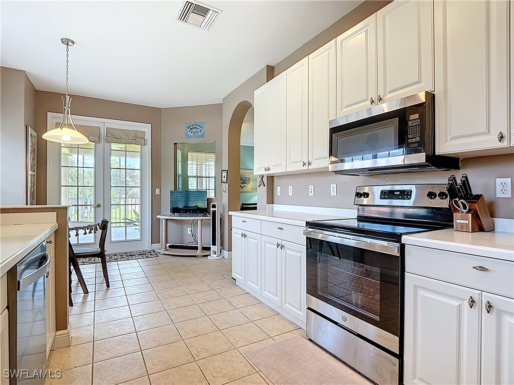 Property Photo: 14031 W Hyde Park Drive 201 FL 33912