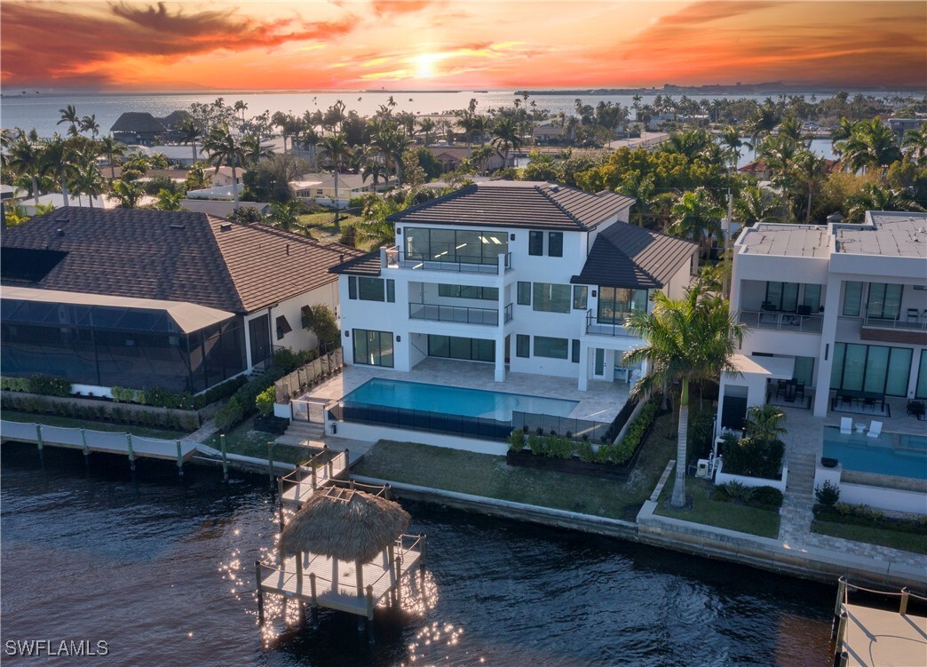 Property Photo:  5735 Riverside Drive  FL 33904 