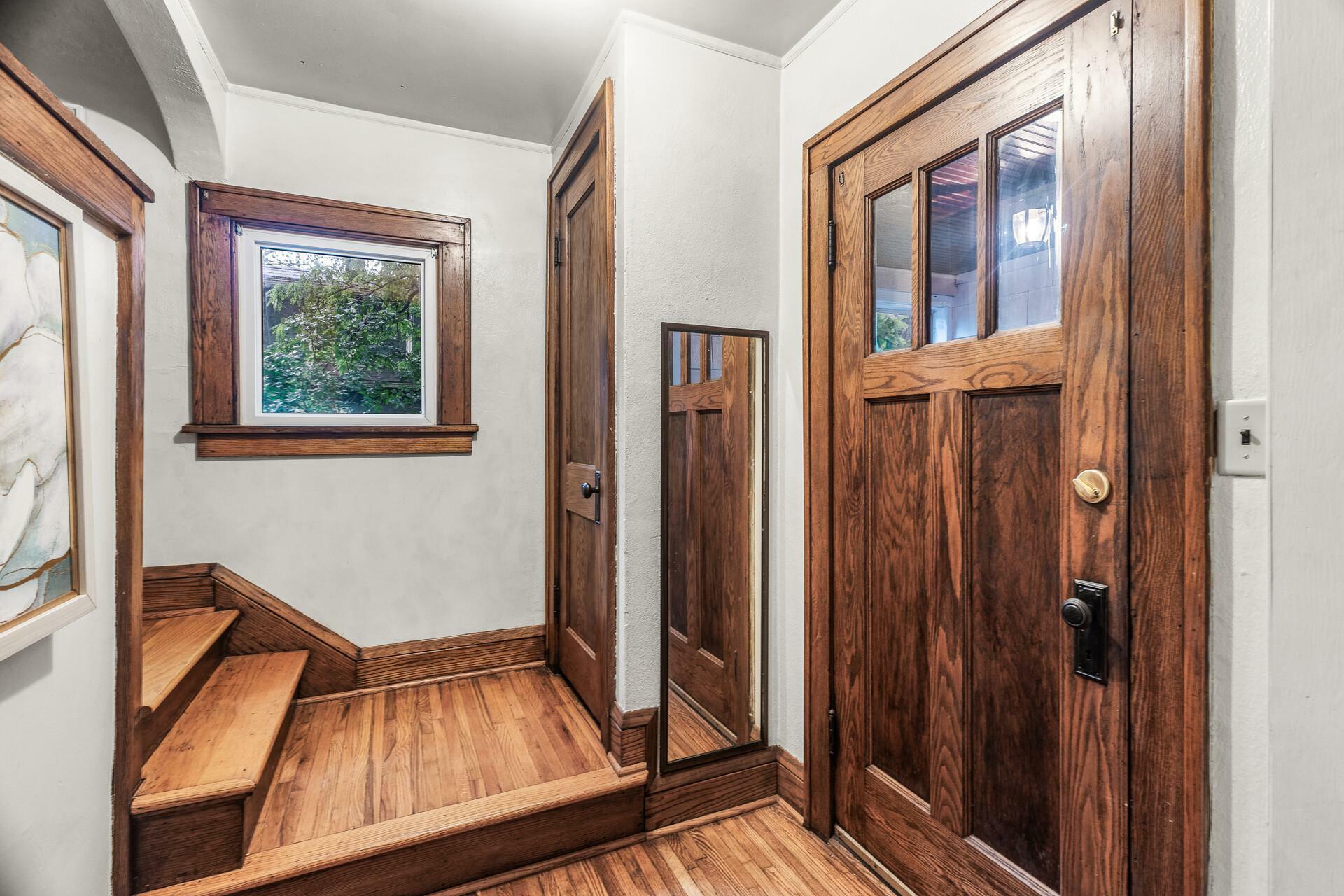 Property Photo: 421 Belvidere Street E MN 55107