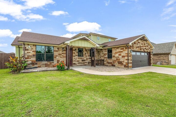Property Photo: 130 Elk Cove TX 76401