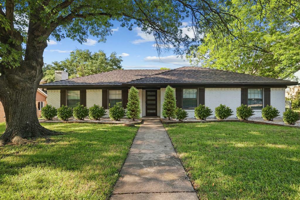 Property Photo:  2912 Brookview Drive  TX 75074 