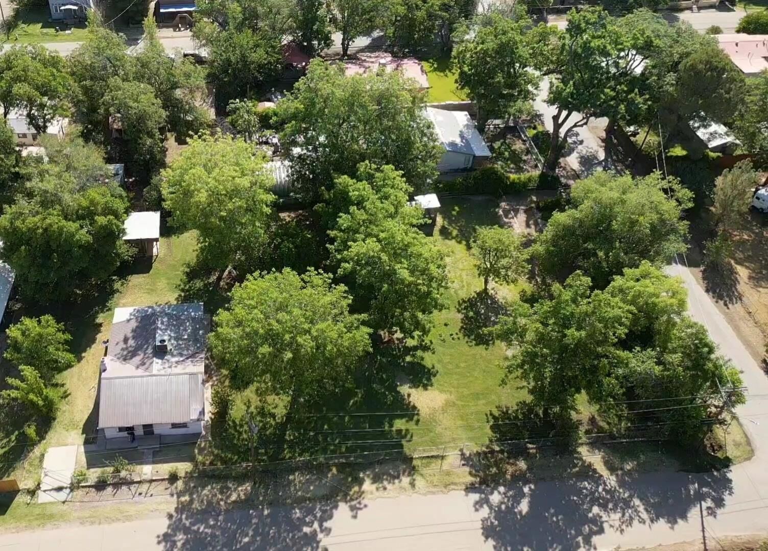 Property Photo:  1008 3rd St  NM 88352 