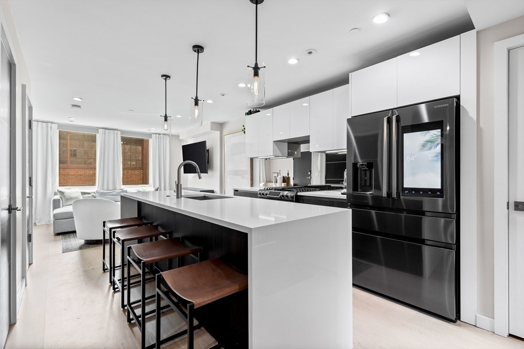 Property Photo:  55 Hull St 1  MA 02113 