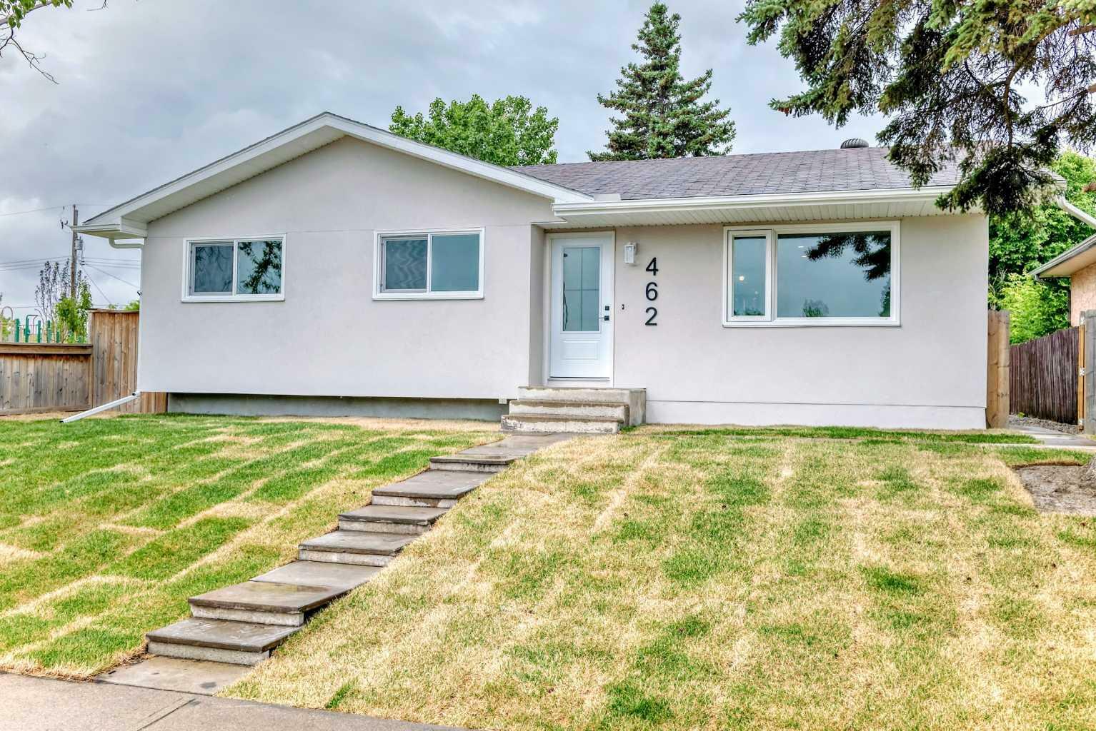 Property Photo: 462 Penbrooke Crescent SE AB T2A 3T8