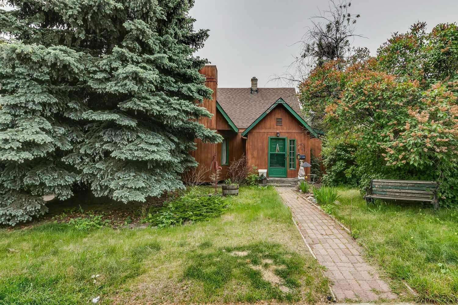 Property Photo: 1813 31 Avenue SW AB T2T 1S8