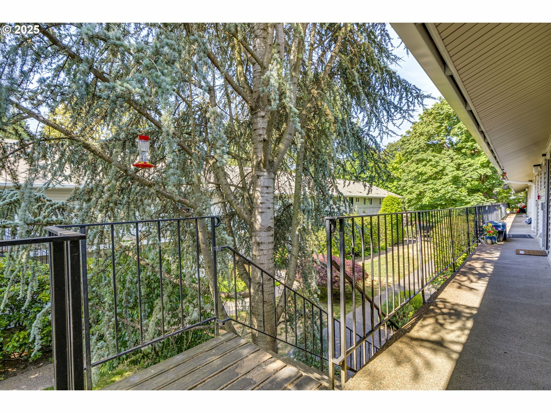 Property Photo:  6825 SW Capitol Hill Rd 27  OR 97219 