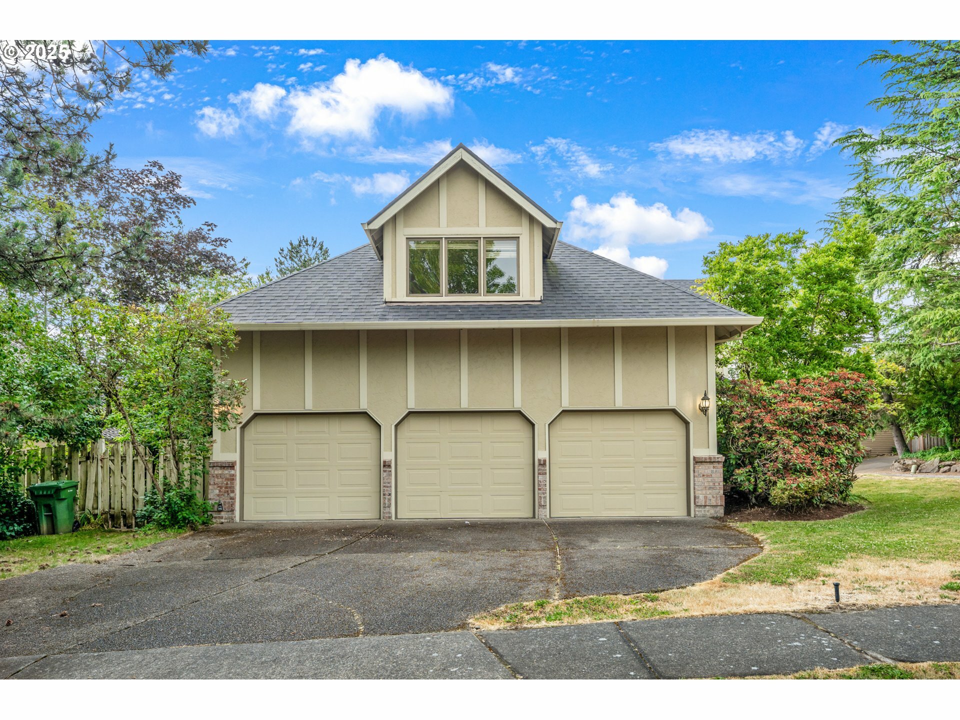 Property Photo:  5844 Ridgetop Ct  OR 97035 