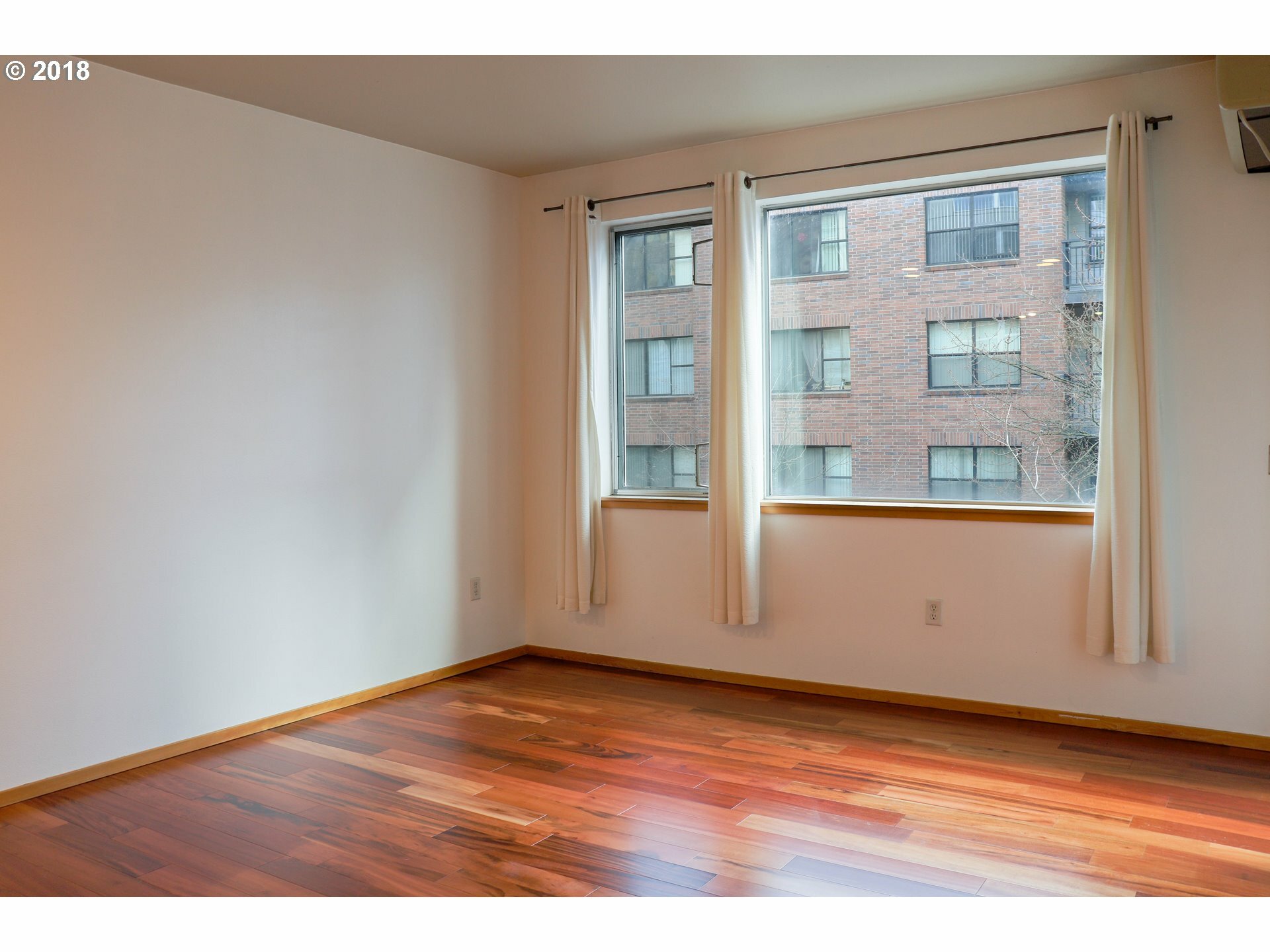 Property Photo: 1125 NW 9th Ave OR 97209