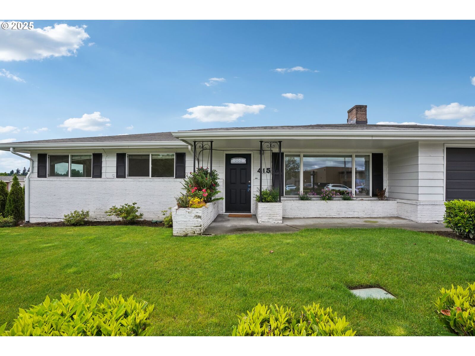 Property Photo: 415 NE 99th St WA 98665