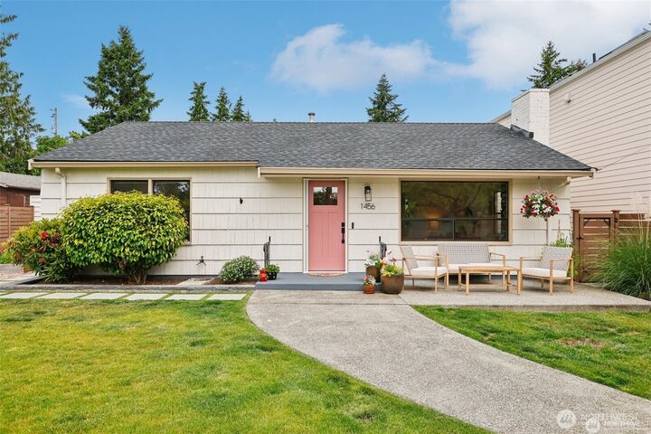 Property Photo:  1456 N 128th Street  WA 98133 