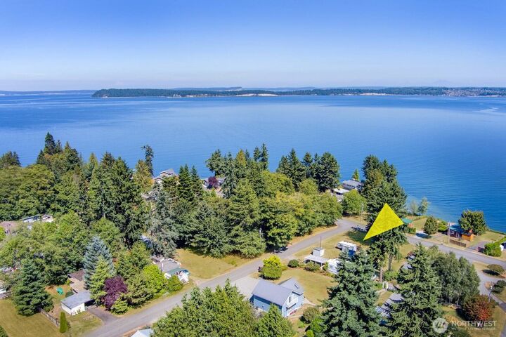 Property Photo:  144 E Hemlock Street  WA 98365 