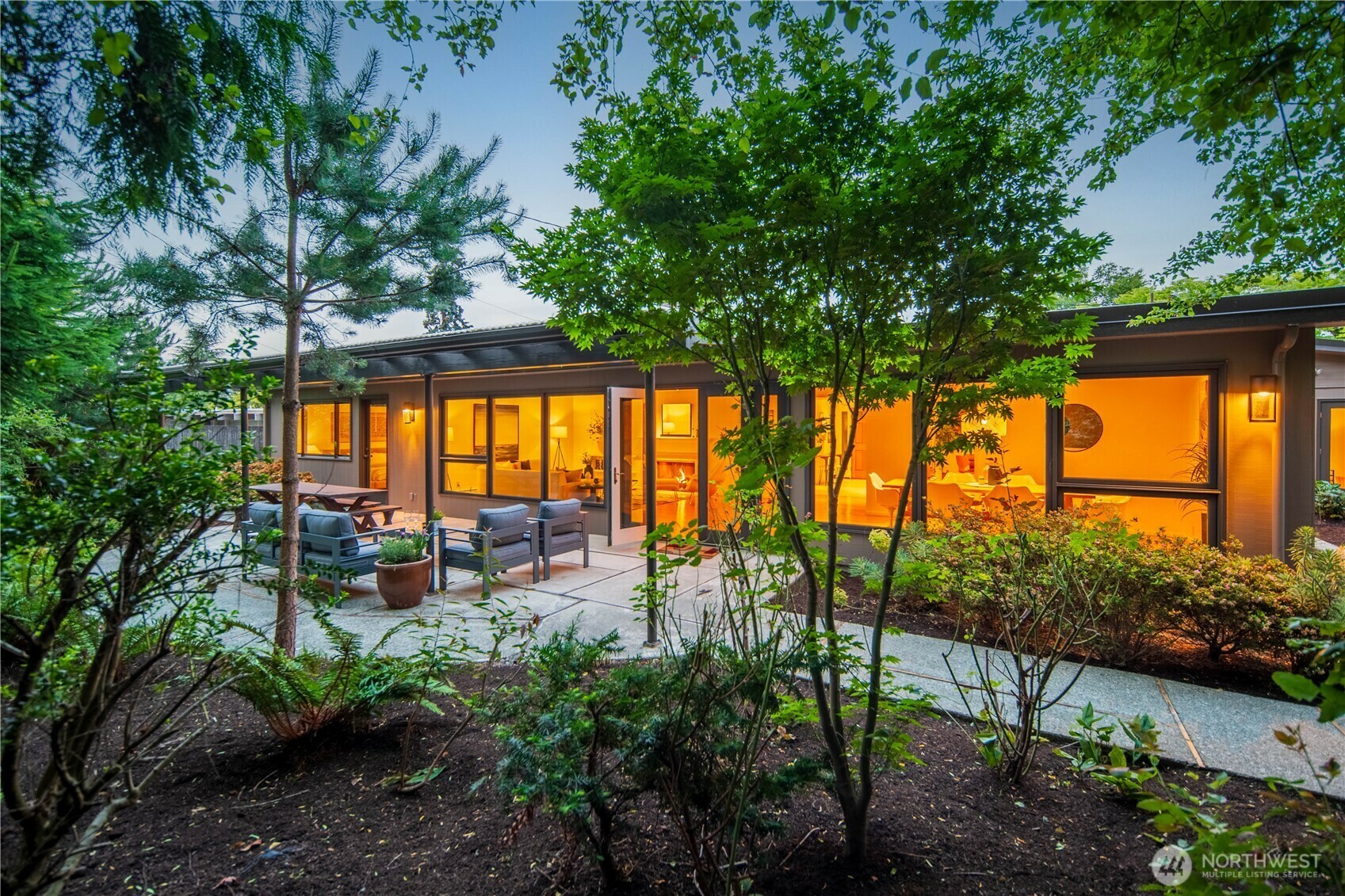 Property Photo: 2325 38th Avenue E WA 98112