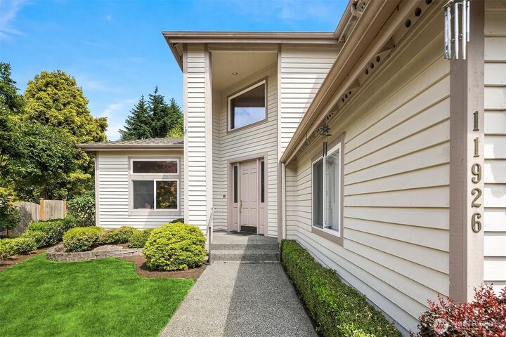 Property Photo:  11926 SE 198th Court  WA 98031 