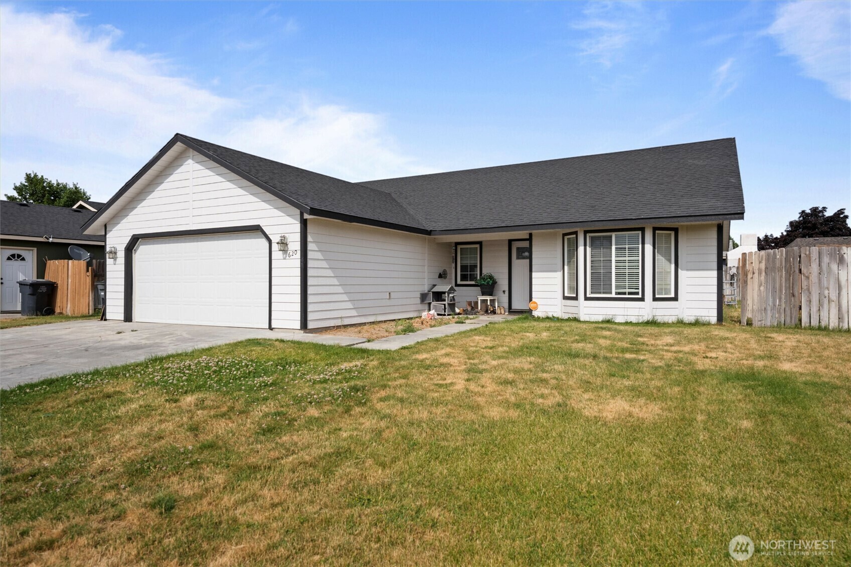 Property Photo: 620 N Larkspur WA 99344