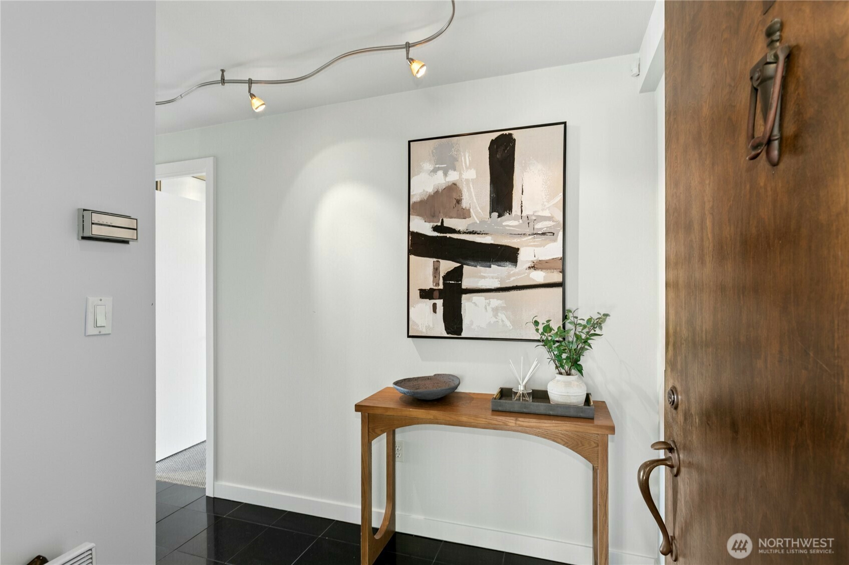 Property Photo: 525 Belmont Avenue E 4F WA 98102