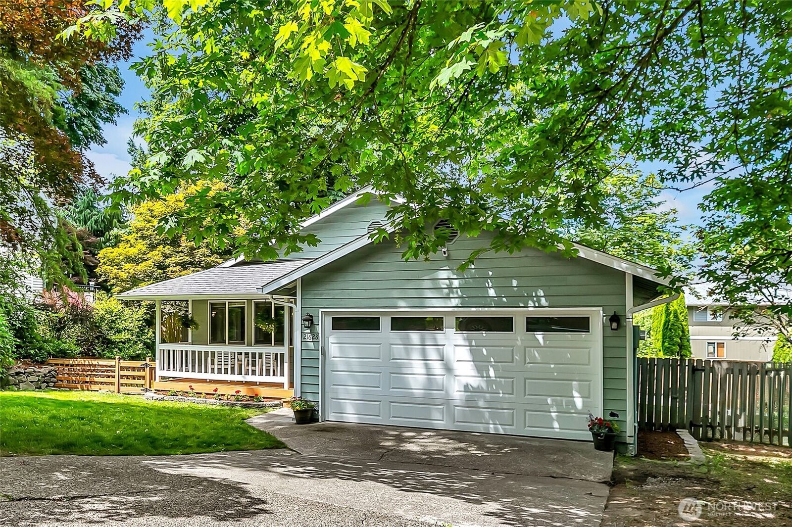 Property Photo:  21628 SE 271st Street  WA 98038 