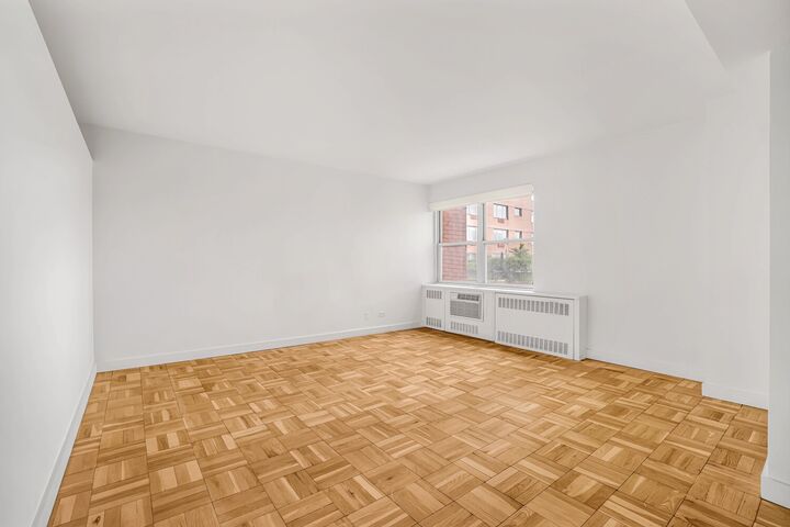 Property Photo:  25 Sutton Place S 2L  NY 10022 