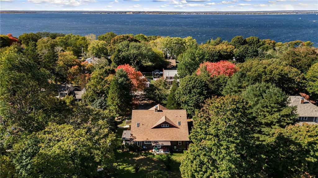 Property Photo:  72 Highland Road  RI 02809 