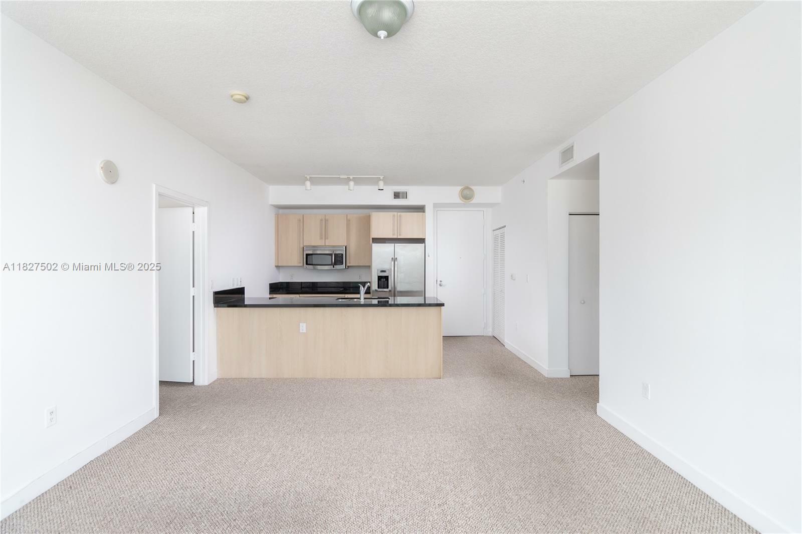 Property Photo: 1111 SW 1st Ave 2423-N FL 33130
