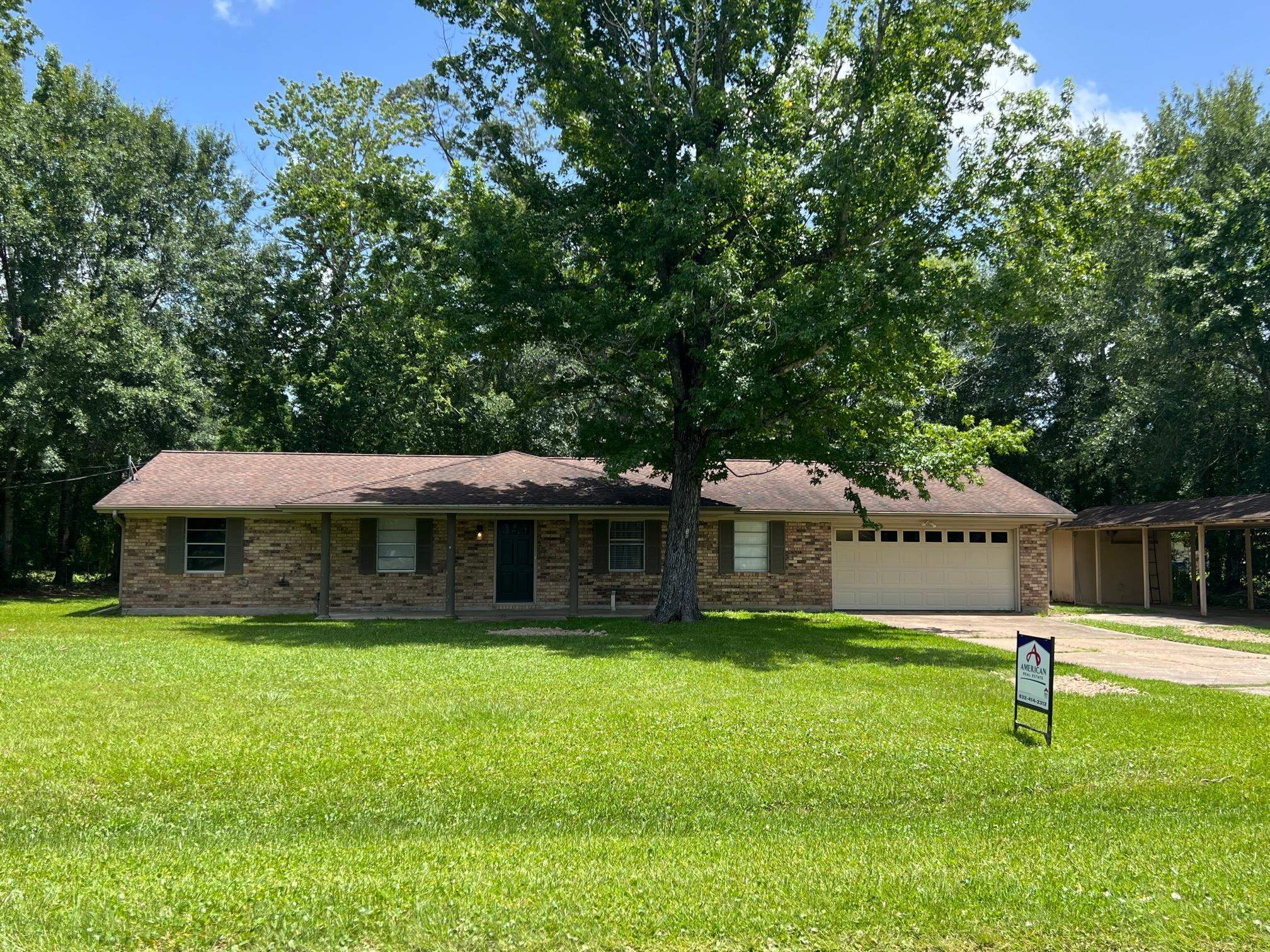 Property Photo:  100 Cypress Bend  TX 77663 