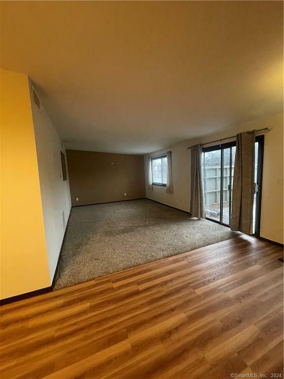 Property Photo: 130 Webster Court 130 CT 06111