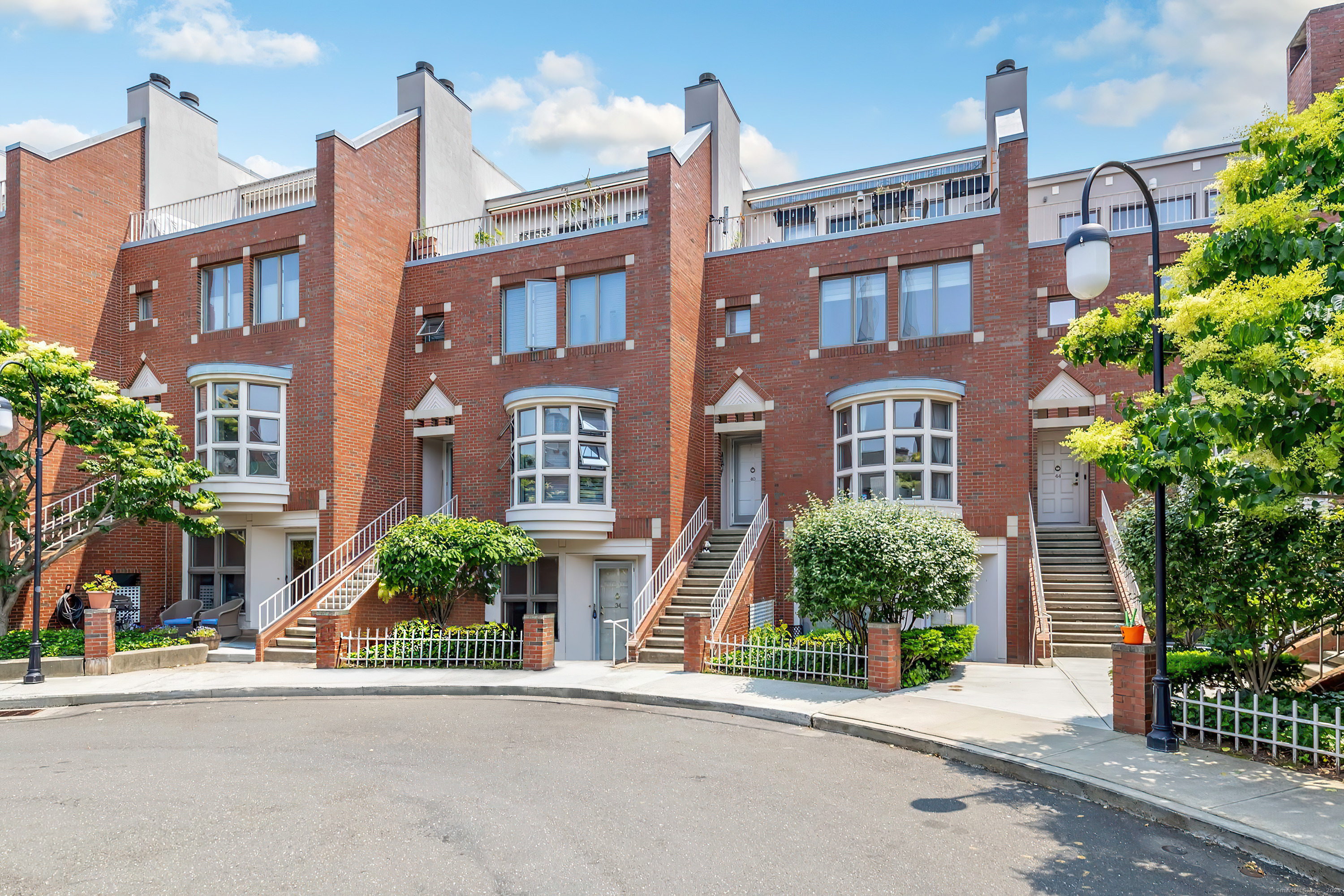 Property Photo: 40 Temple Court 40 CT 06511