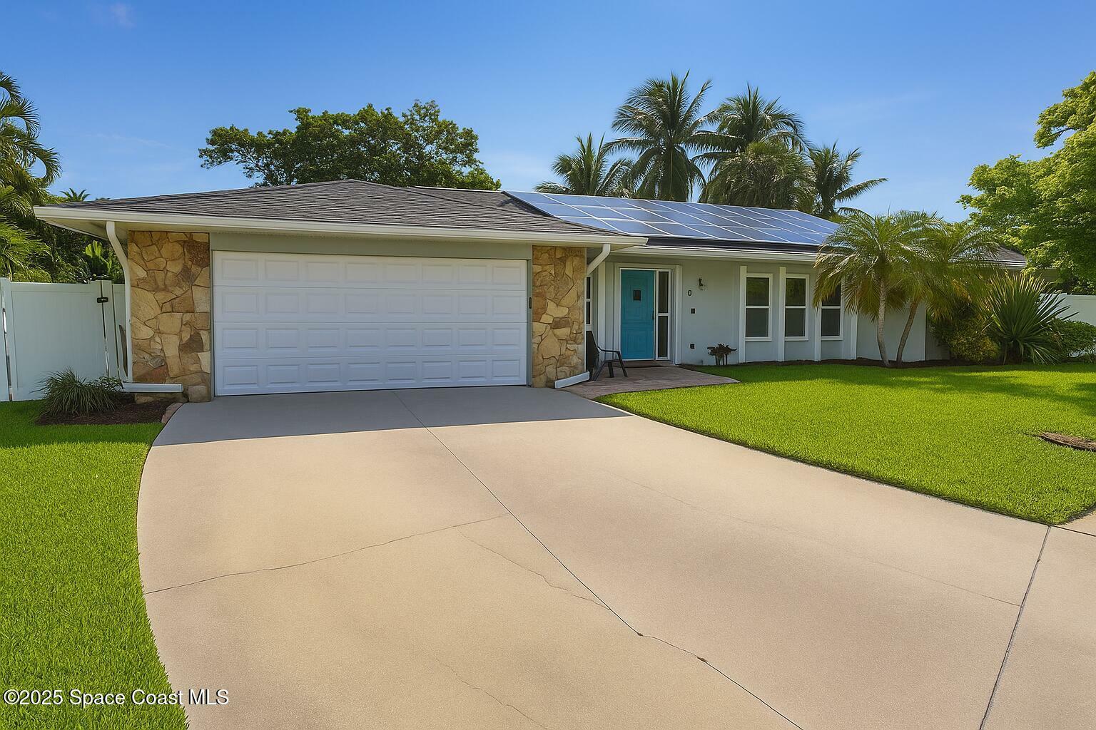Property Photo: 380 Cherry Court FL 32937