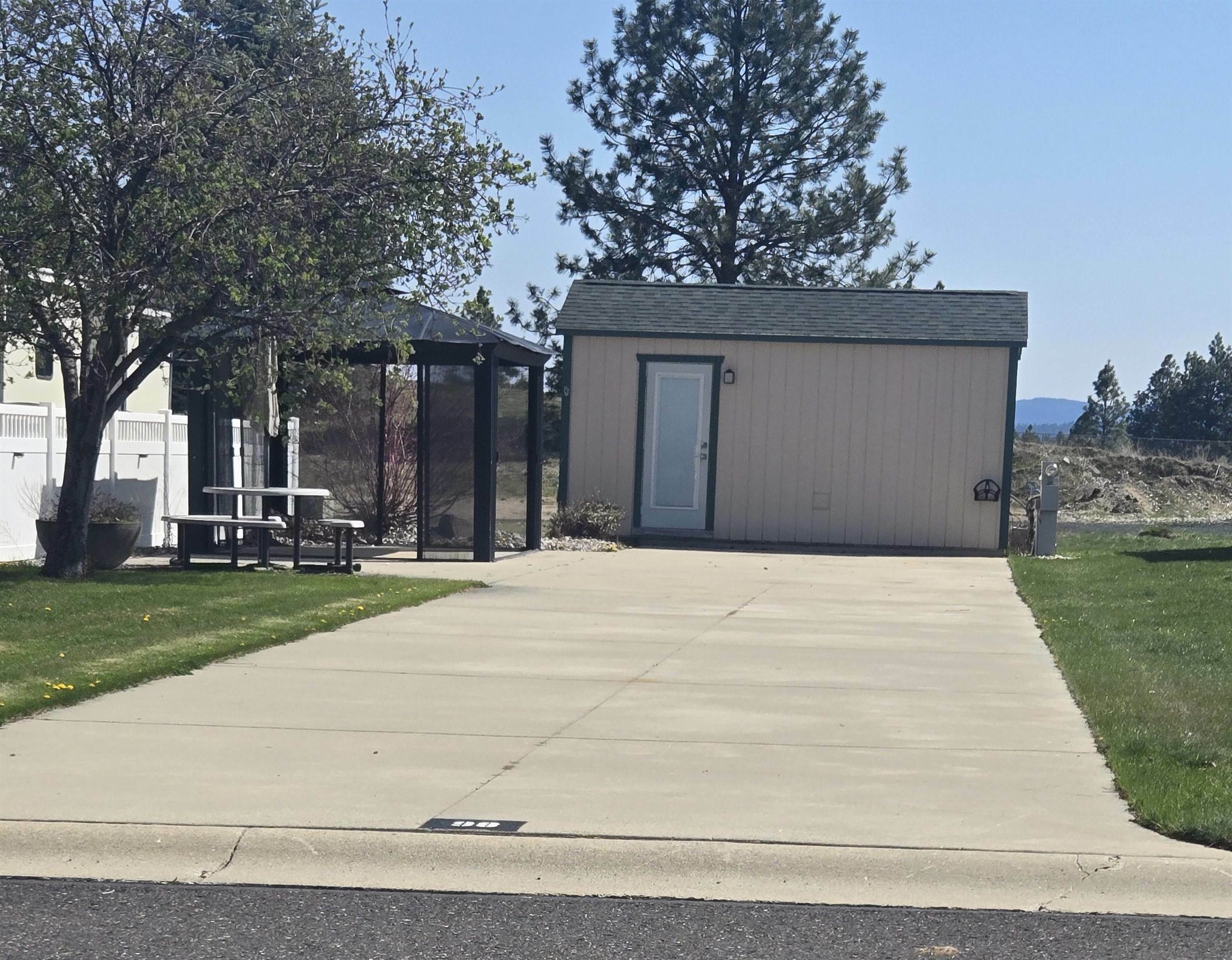 Property Photo: 1205 N Country Club Dr 98 WA 99006