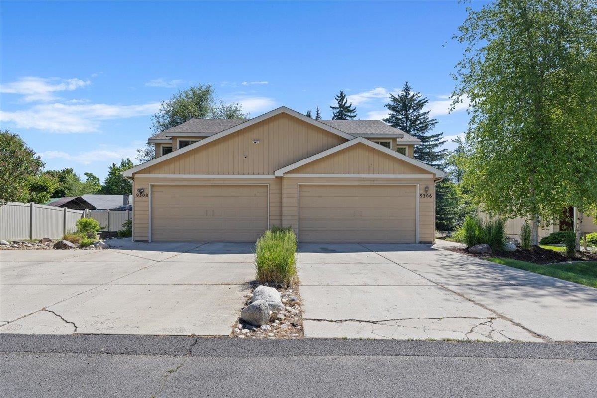 Property Photo: 9306 N Mountain Ln 9308 WA 99218