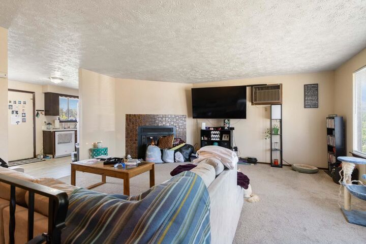 Property Photo:  1526-1528 E Rowan Ave  WA 99207 