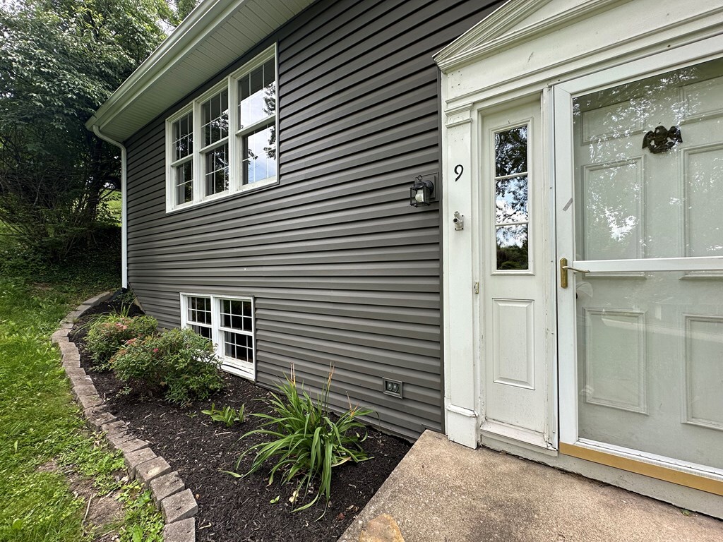 Property Photo: 9 Applewood Drive OH 45601