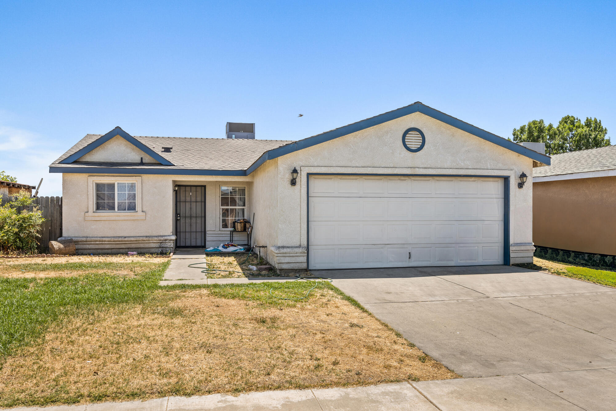 Property Photo: 473 Lemonwood Avenue CA 93274
