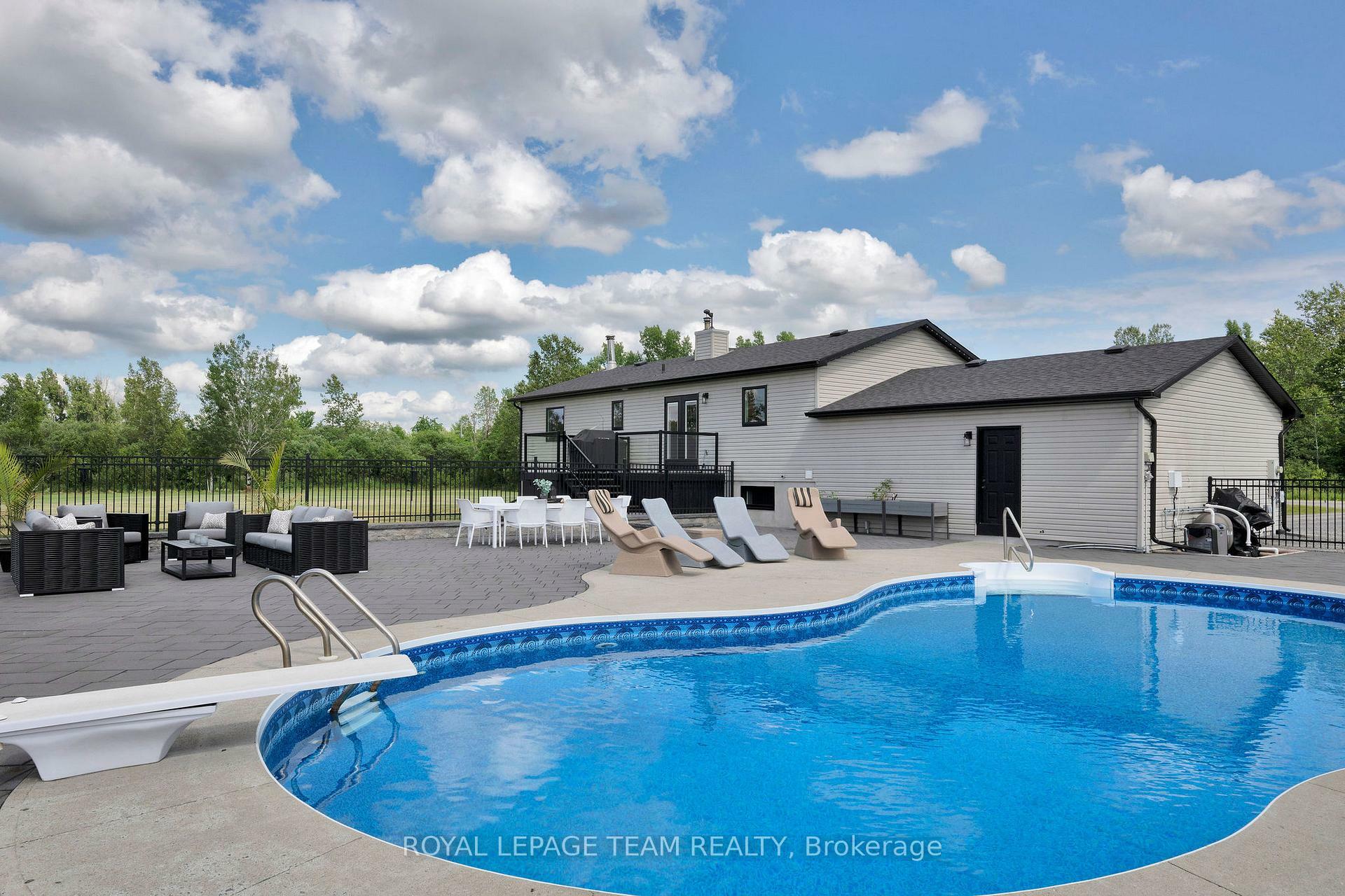 Property Photo: 883 Craig Road ON K0G 1S0