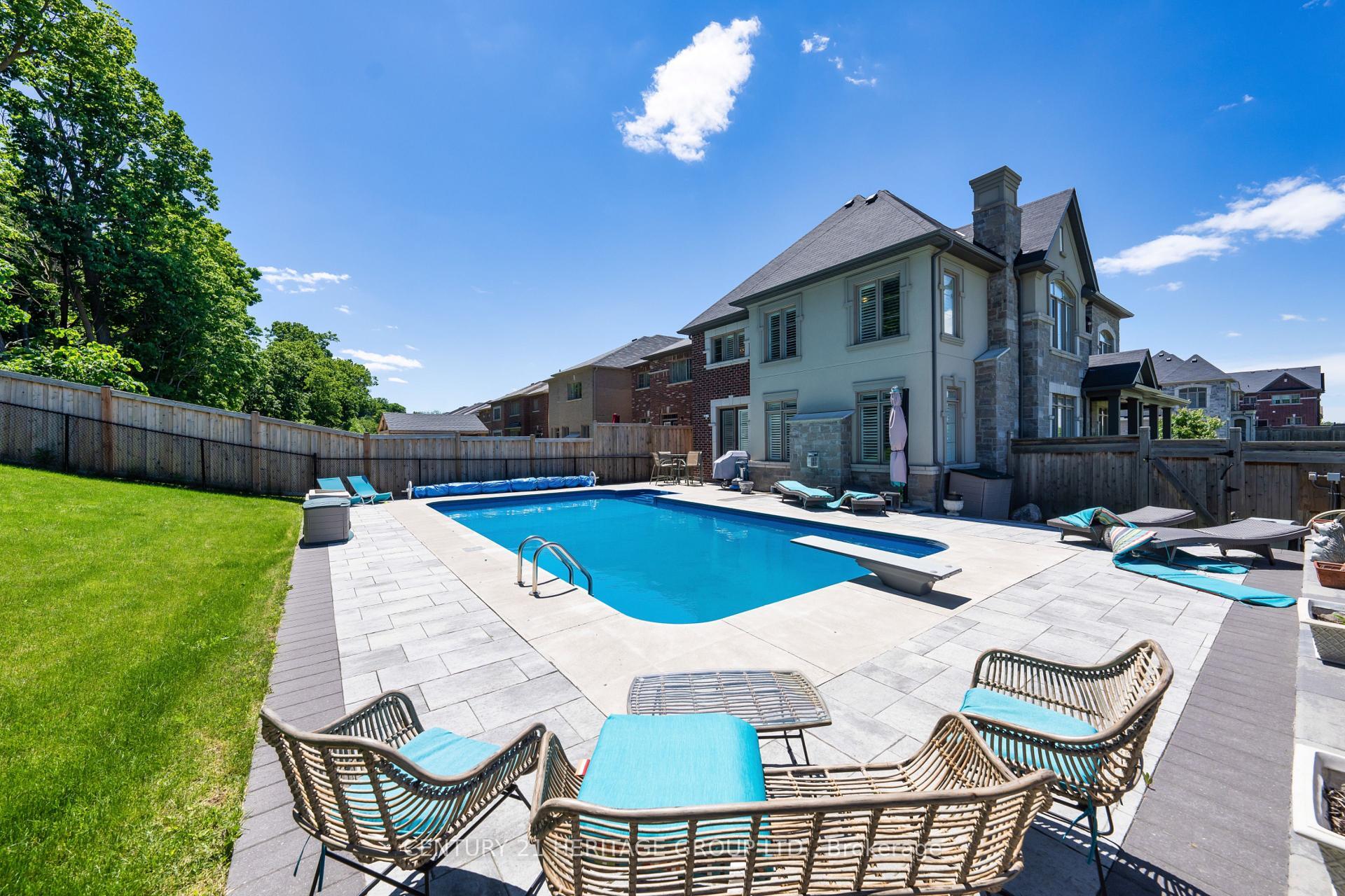 Property Photo:  501 McGregor Farm Trail  ON L3X 0H7 